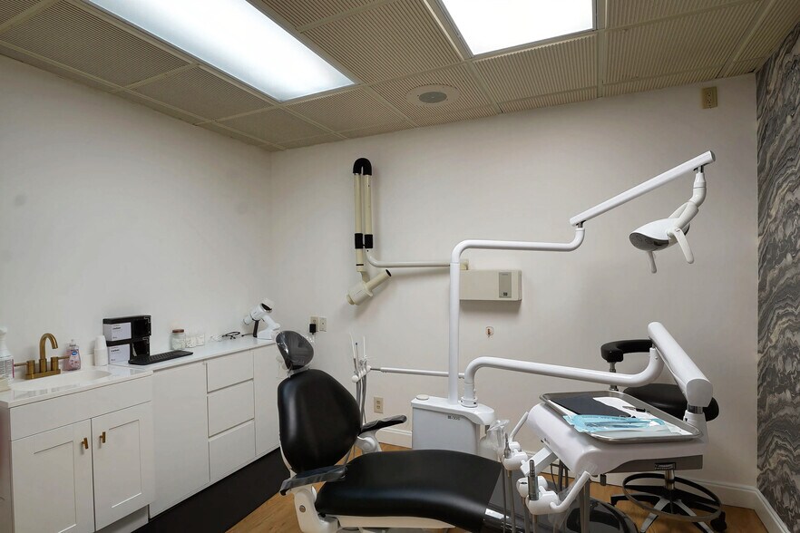 More Photos Of 650 W Boynton Beach Blvd, Boynton Beach Medical For Sale