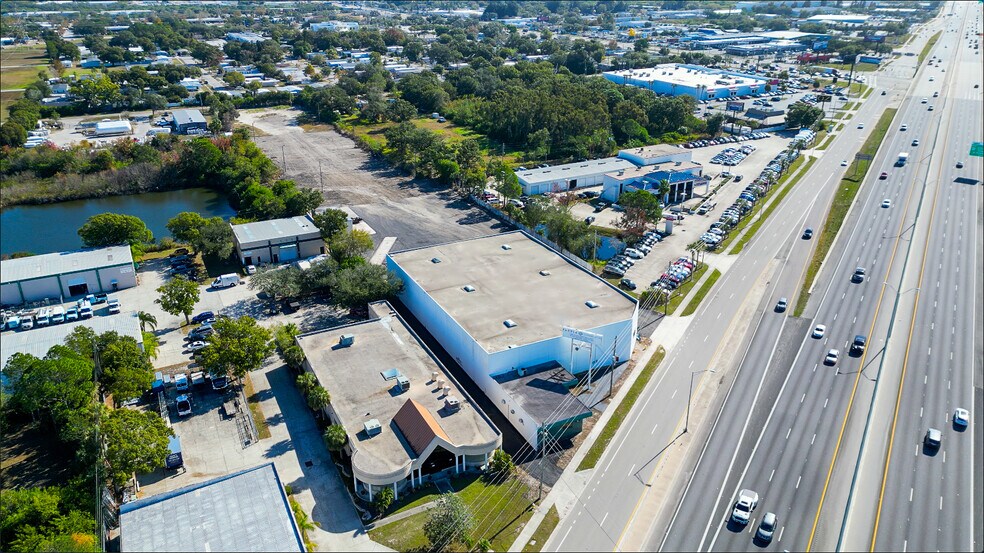More Photos Of 13755 U.S. Highway 19 N, Clearwater Warehouse For Lease
