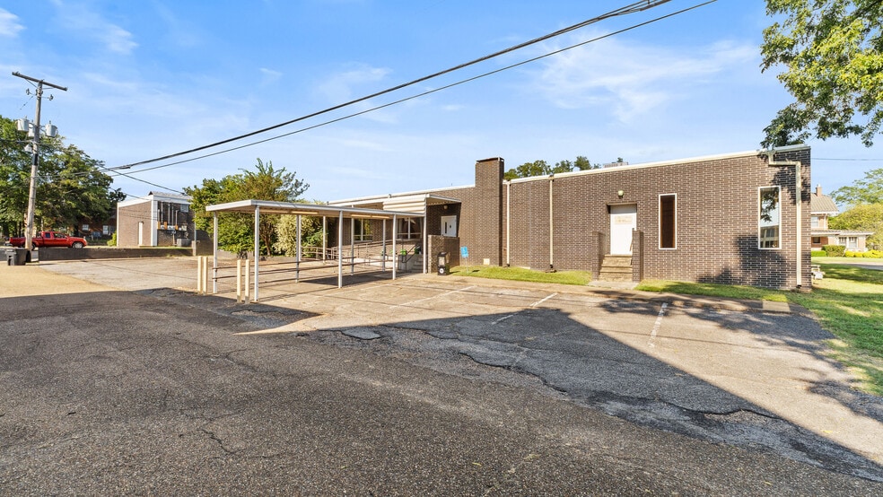 More Photos Of 507 Hickory St, Texarkana Office For Sale