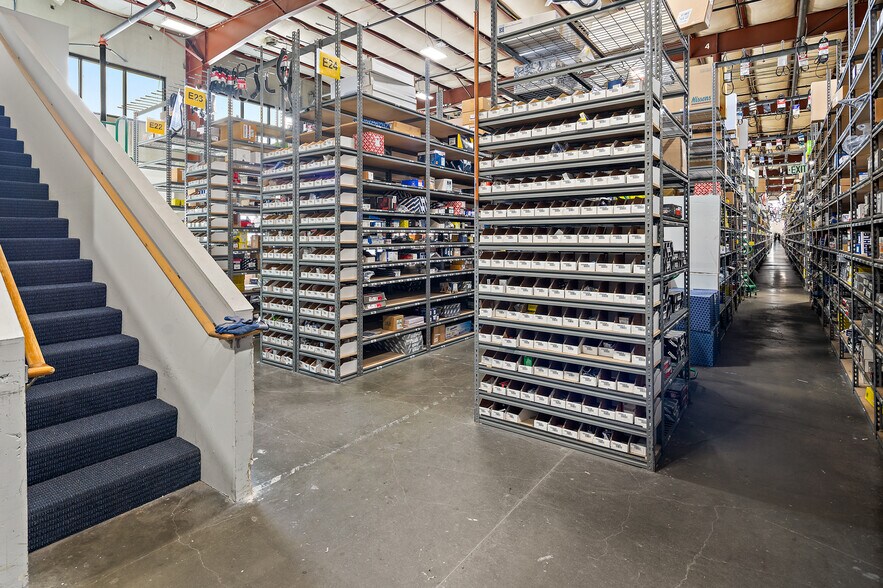 More Photos Of 11504 Airport Rd, Everett Warehouse For Sale