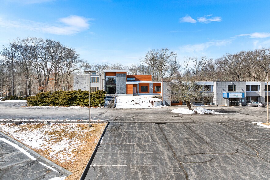 More Photos Of 183 Providence New London Tpke, North Stonington Unknown For Lease