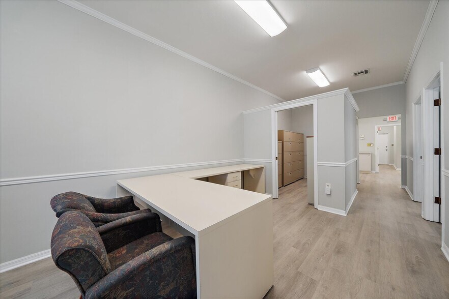 More Photos Of 3900 Clark Rd, Sarasota Medical For Sale