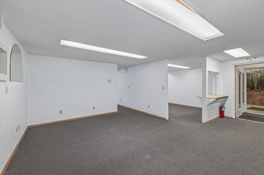 More Photos Of 5201 Lakeland Ave N, Minneapolis Industrial For Sale