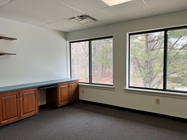 More Photos Of 1085 Route 4 E, Rutland Office For Lease