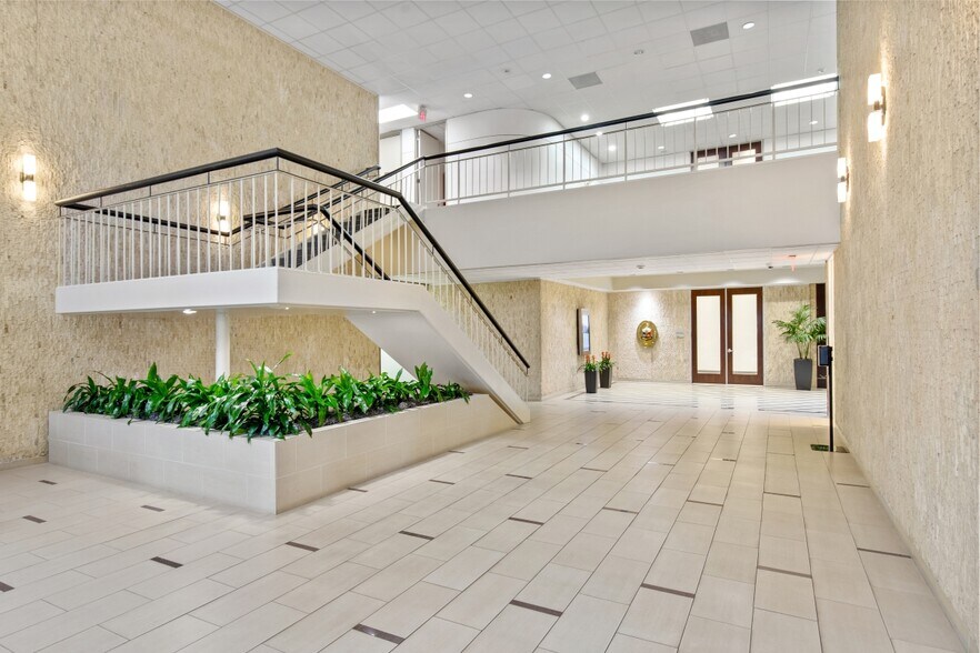 More Photos Of 9990 Richmond Ave, Houston Office For Lease
