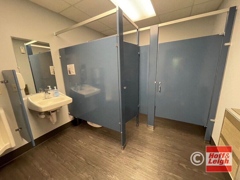 More Photos Of 143 Northwest Ave, Tallmadge Office For Lease