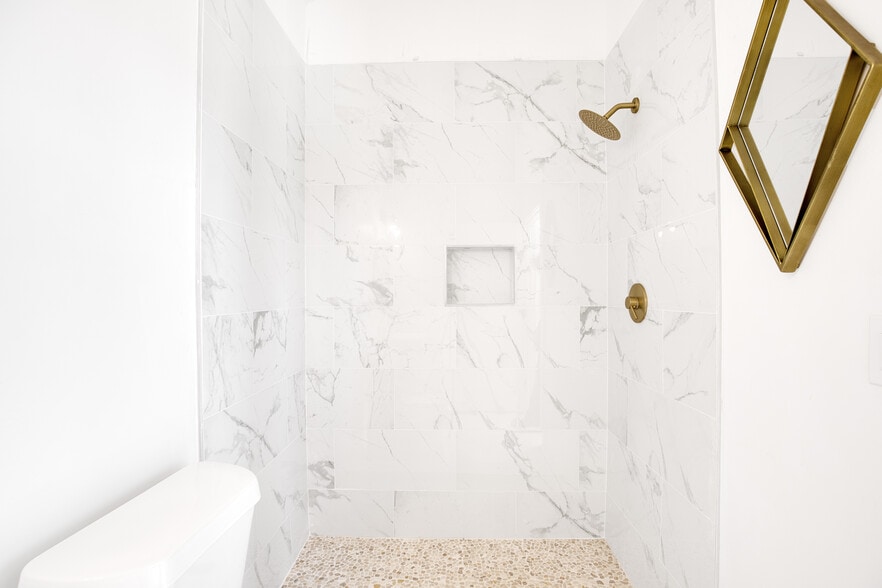 More Photos Of 235 Candler Rd SE, Atlanta Specialty For Sale