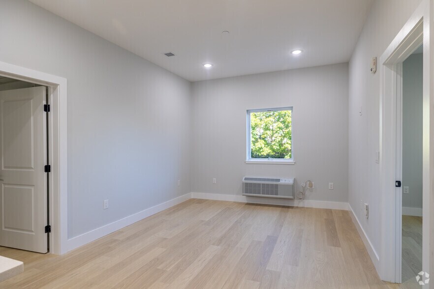 More Photos Of 34-40 Hudson St, Newark Apartments For Lease