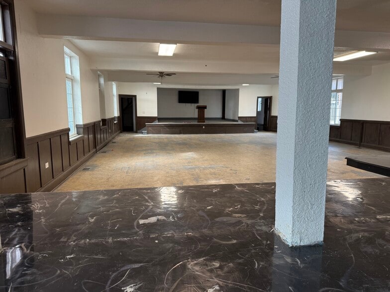 More Photos Of 315 N Sierra Nevada St, Stockton Religious Facility For Lease