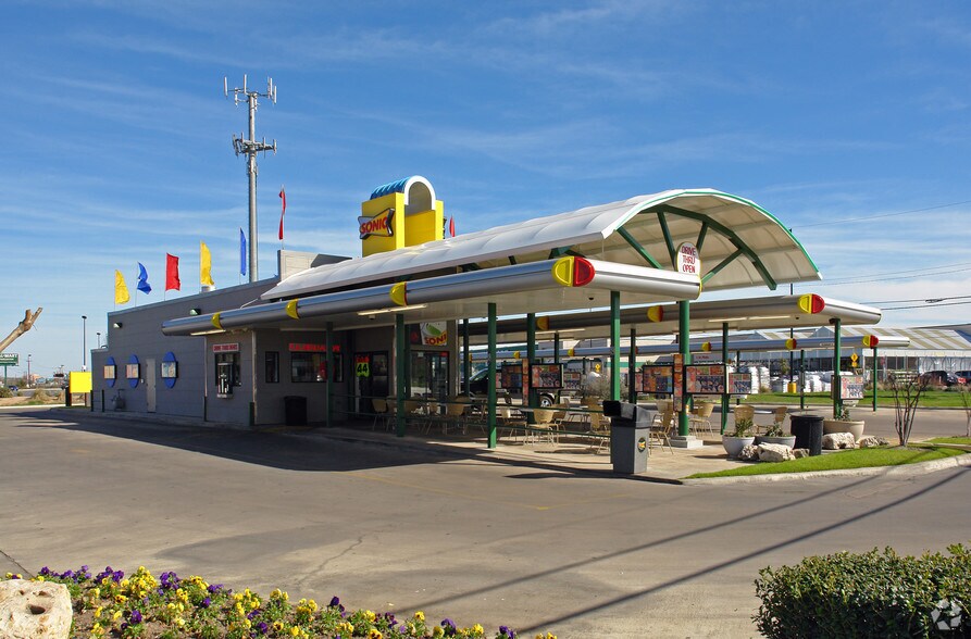 Primary Photo Of 3510 Roosevelt Ave, San Antonio Fast Food For Lease