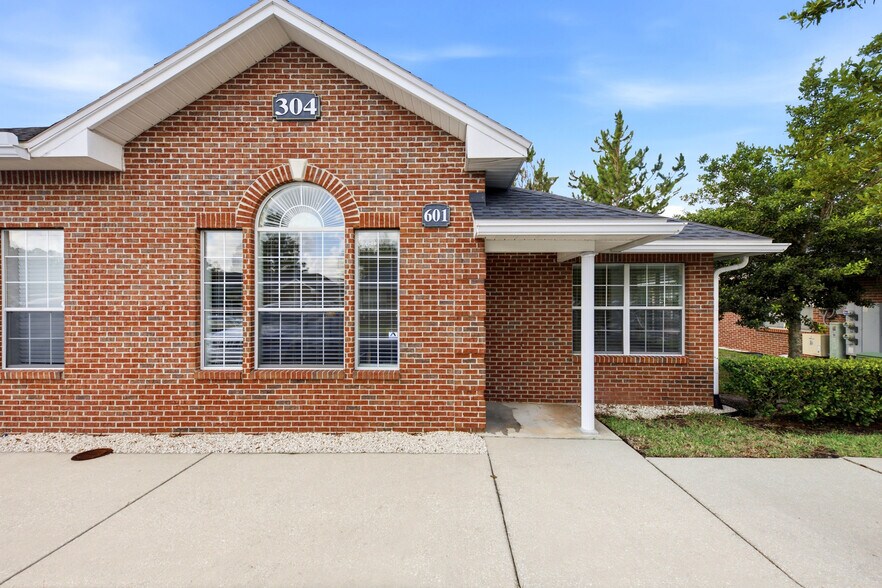 Primary Photo Of 304 Kingsley Lake Dr, Saint Augustine Medical For Lease
