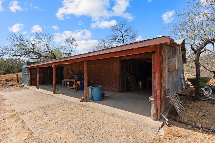 More Photos Of 961 El Pico Rd, Laredo Land For Sale