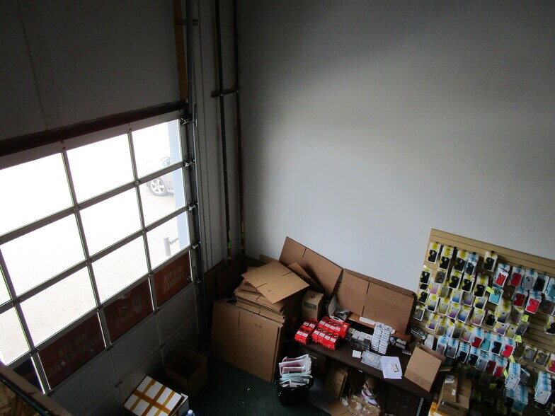 More Photos Of 11211 180 St NW, Edmonton Flex For Sale