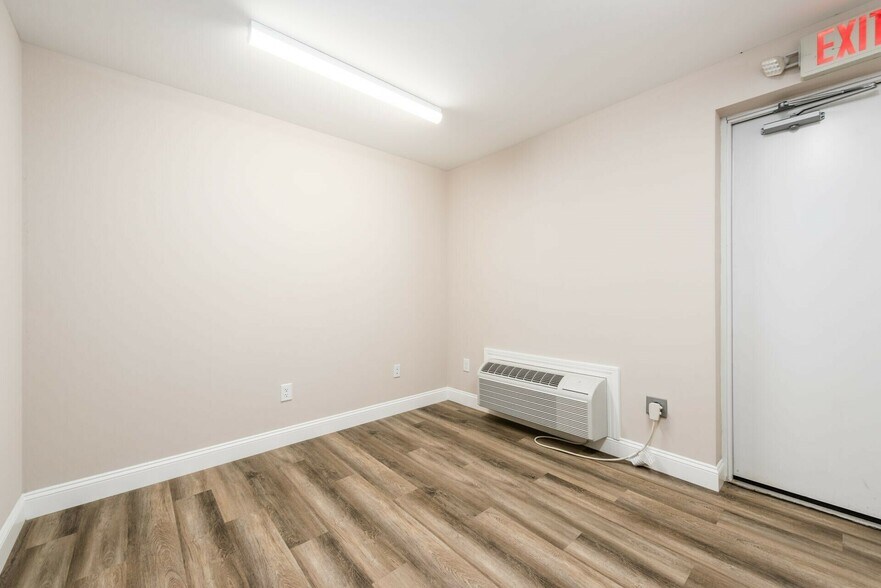 More Photos Of 5239 Columbus Rd, Granville Light Distribution For Lease