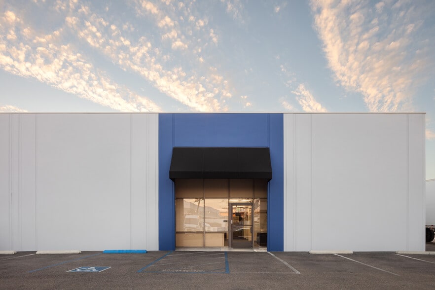 More Photos Of 9710-9712 Distribution Ave, San Diego Distribution For Lease