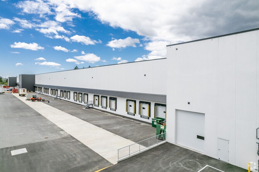 More Photos Of 2965 188 St, Surrey Distribution For Lease