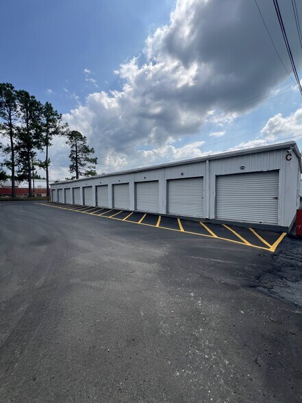 More Photos Of 123-139 Ragland Rd, Jackson Warehouse For Lease