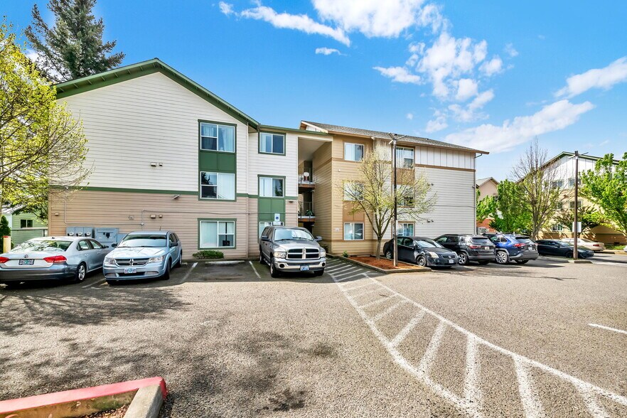 More Photos Of 2441 SE 171st Ave, Portland Apartments For Sale