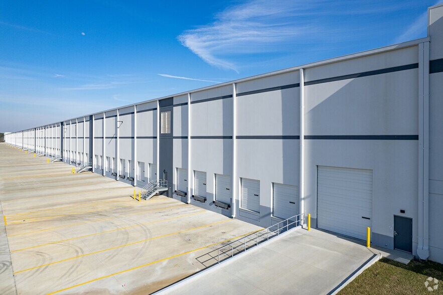 More Photos Of Georgia International Commerce Centre, Black Creek Unknown For Lease