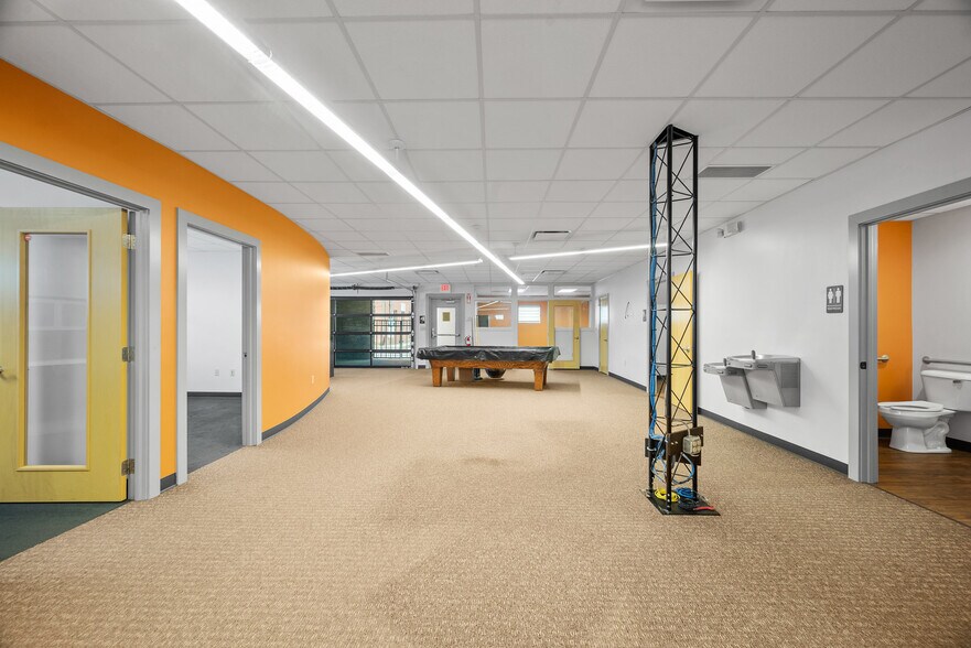 More Photos Of 606 Washington Ave, Bridgeville Loft Creative Space For Lease