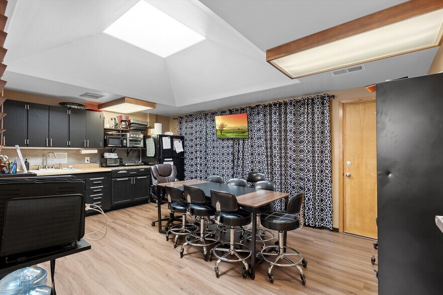 More Photos Of 546 Harkle Rd, Santa Fe Medical For Sale