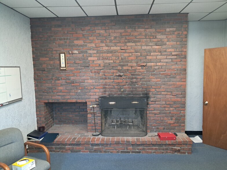 More Photos Of 418 Bridge St, Lowell Office For Lease