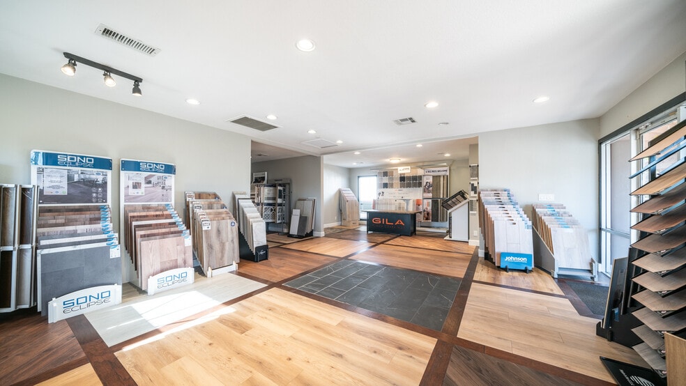 More Photos Of 680 N Golden Key St, Gilbert Warehouse For Lease