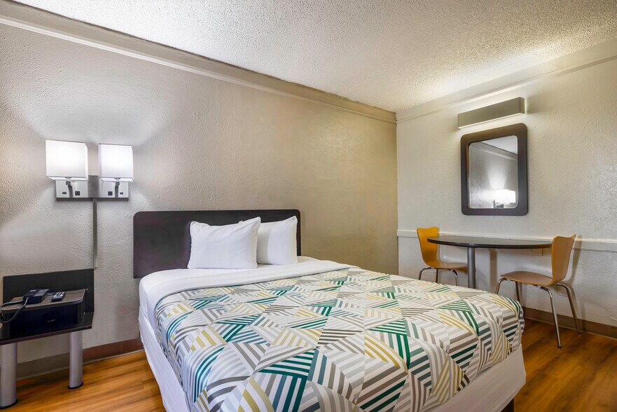More Photos Of 220 I-10, Beaumont Hotel For Sale