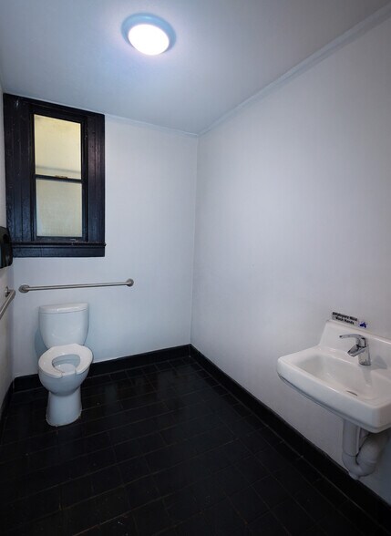 More Photos Of 3049-3075 24th St, San Francisco Apartments For Lease