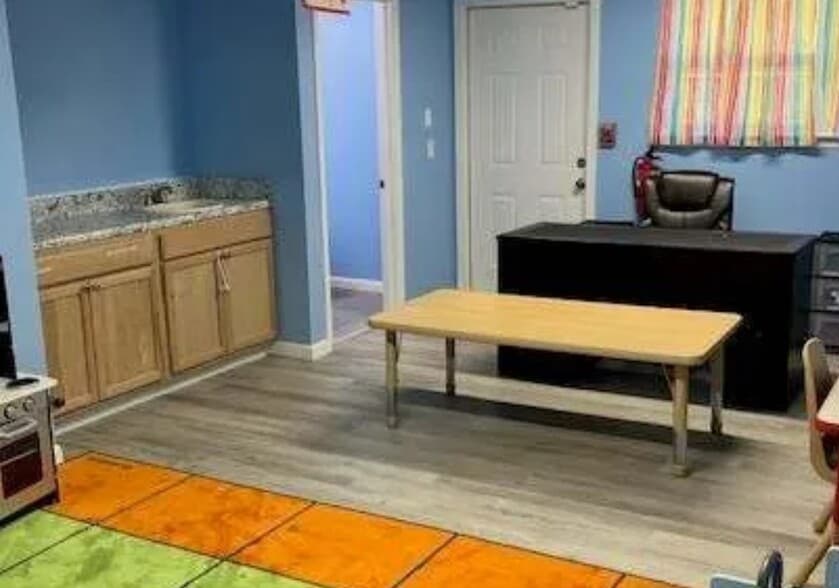 More Photos Of 5311 E Sr-22, Panama City Daycare Center For Lease