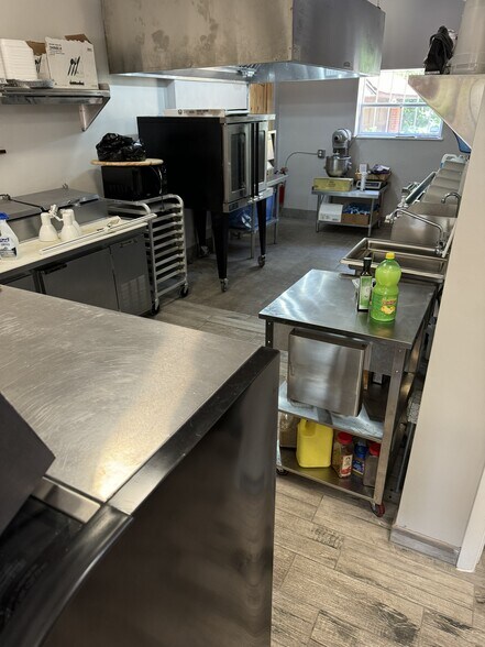 More Photos Of 22660 Lorain Rd, Fairview Park General Retail For Lease