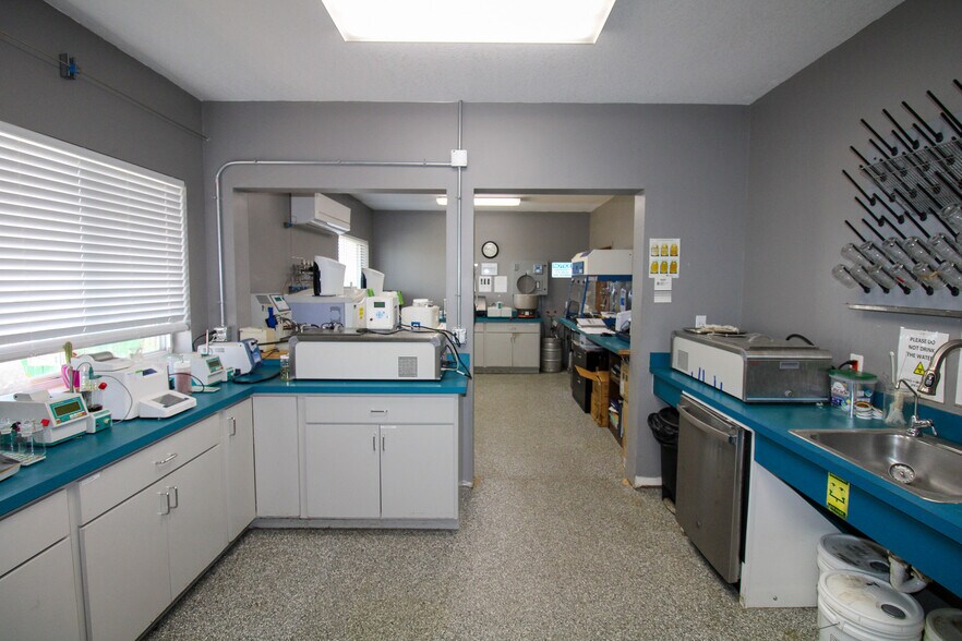 More Photos Of 5640 44th Ave S, Clinton Industrial For Sale