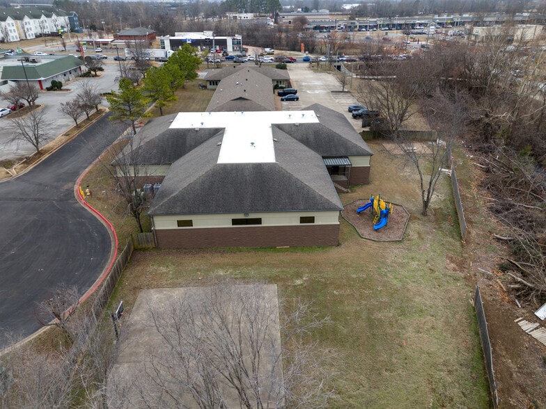 More Photos Of 2003 SE Walton Blvd, Bentonville Unknown For Lease