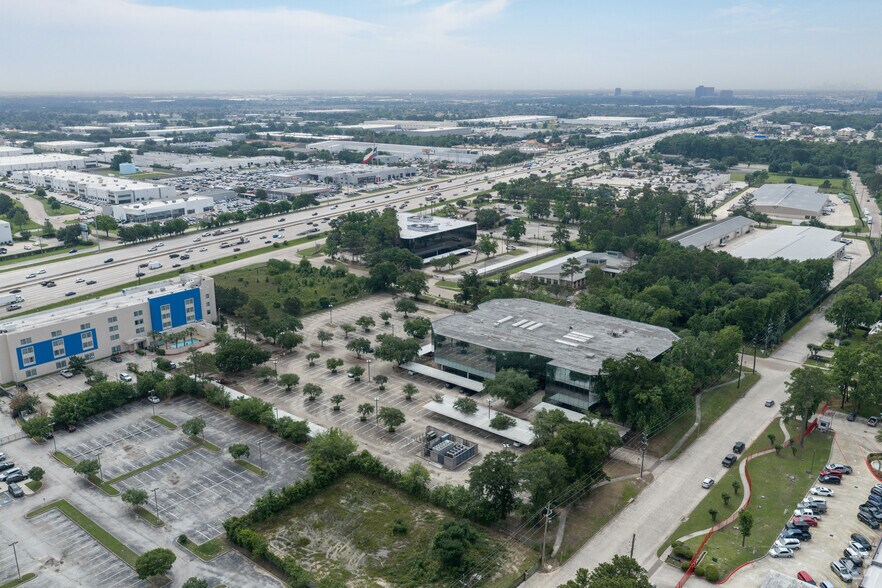 More Photos Of 222 Pennbright Dr, Houston Office For Sale
