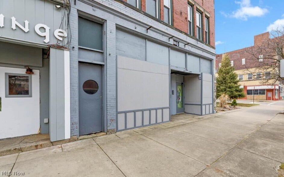 More Photos Of 317 E Main St, Alliance General Retail For Sale