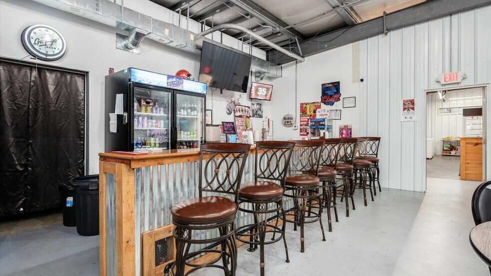 More Photos Of 34 Potters Ln, Roseville Restaurant For Sale