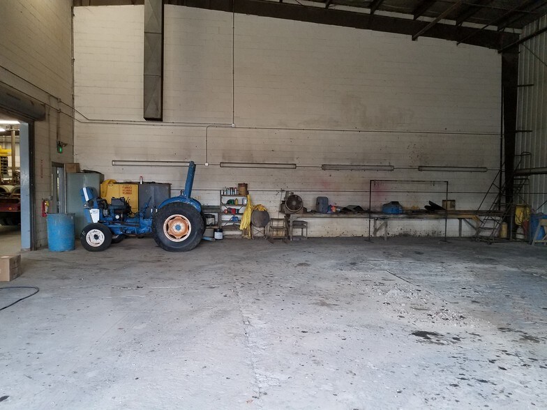 More Photos Of 1326 Industrial Dr, Lake in the Hills Distribution For Sale