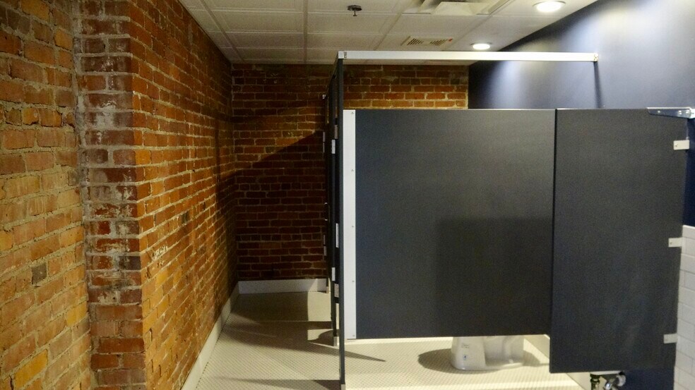 More Photos Of 1100 Sycamore St, Cincinnati Loft Creative Space For Lease