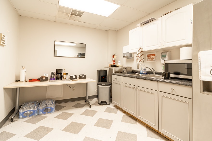 More Photos Of 1023 S Miami Blvd, Durham Warehouse For Sale