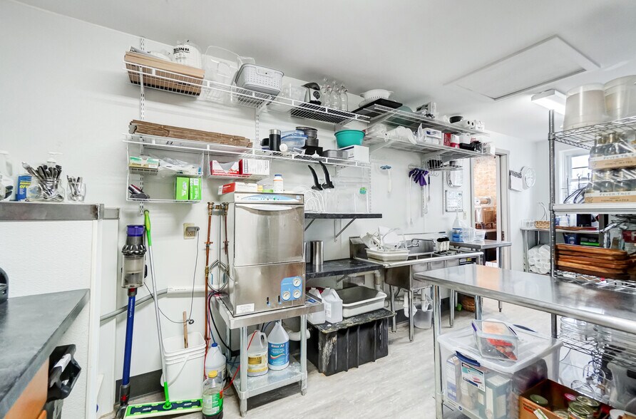 More Photos Of 105 E Liberty St, Arlington Restaurant For Sale