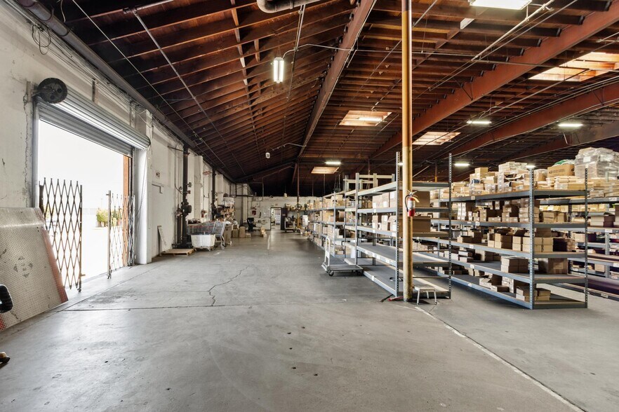 More Photos Of 6310 Corsair St, Commerce Manufacturing For Sale