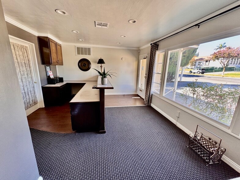 More Photos Of 14436 Whittier Blvd, Whittier General Retail For Sale