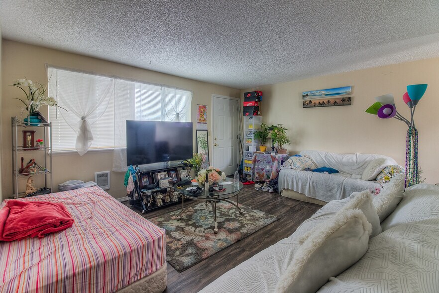 More Photos Of 1704 S 12th Ave, Yakima Apartments For Sale