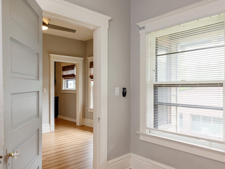 More Photos Of 1830 NW 23rd Pl, Portland Apartments For Sale