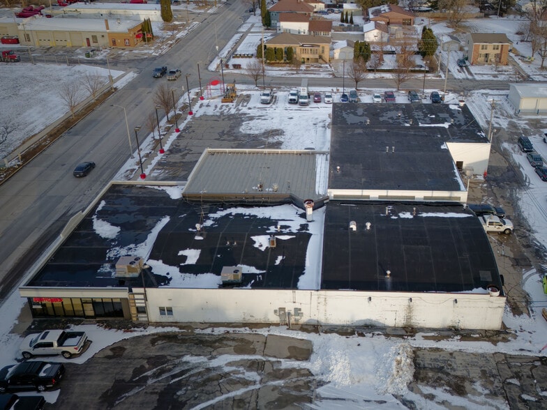 More Photos Of 24 E Scott St, Fond Du Lac Auto Dealership For Lease