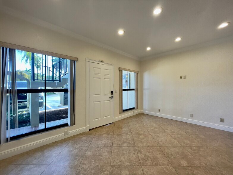 More Photos Of 312 S Old Dixie Hwy, Jupiter Office For Lease