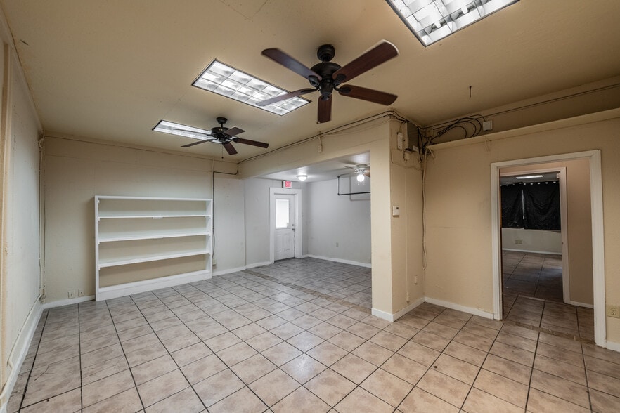 More Photos Of 1006 West Ave, San Antonio Freestanding For Sale