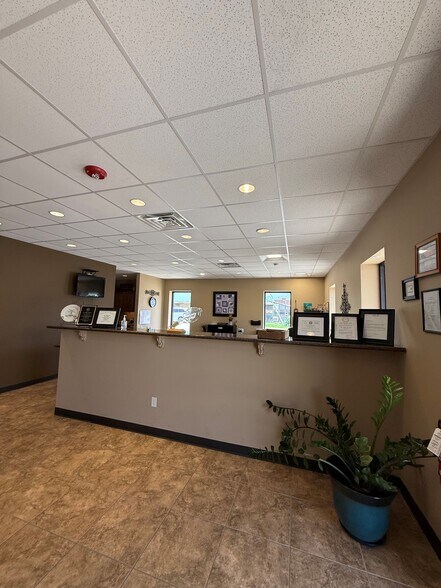 More Photos Of 1504 Nederland Ave, Nederland Storefront Retail Office For Sale