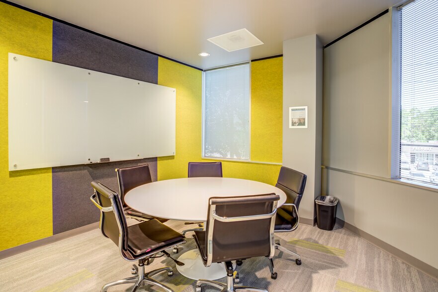 More Photos Of 3033 Chimney Rock Dr, Houston Office For Lease