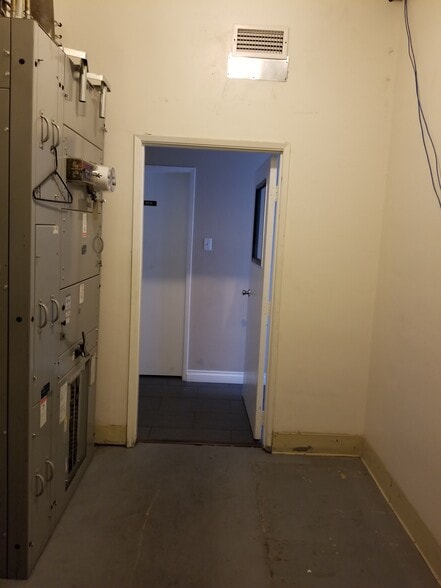 More Photos Of 746 N Mountain Ave, Ontario Freestanding For Lease